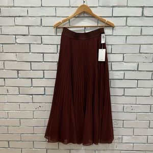 Aritzia NWT Twirl Midi Skirt (M)